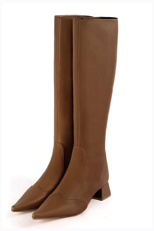 Caramel brown women's feminine knee-high boots. Pointed toe. Low flare heels. Made to measure. Front view - Florence KOOIJMAN